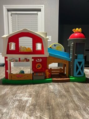 Fisher-Price Red, Blue & Green Busy Barn Playset